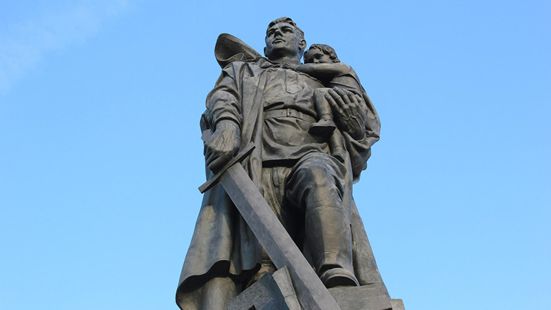 Спасшему мир: как в Берлине появился главный памятник советскому солдату