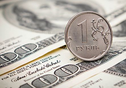 Манипуляции с валютой? В чем США подозревают Россию