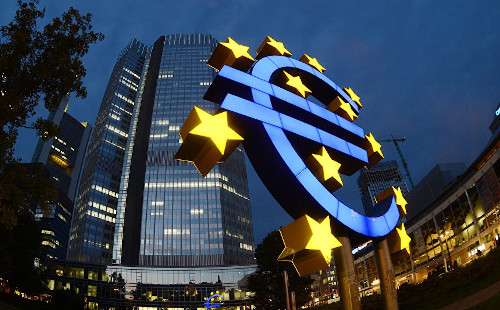 Еврозоне прочат крах и развал. Почему все страны хотят в него попасть