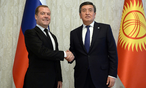 Россия поможет: Медведев встретился с главой Киргизии