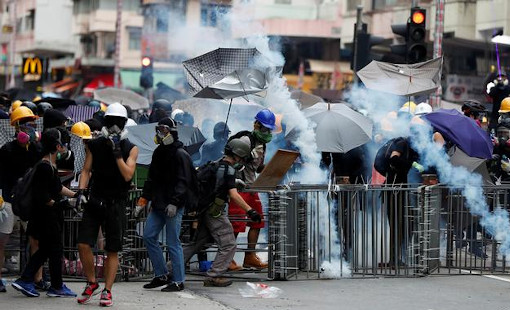 «Полиция и китайская гопота»: протесты захлестнули Гонконг