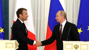 Как Владимир Путин и Эмманюэль Макрон отдохнули на Лазурном берегу
