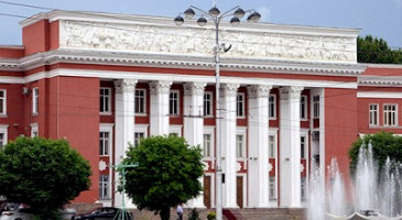 Таджикский парламент: ветвь власти или фасадная конструкция?