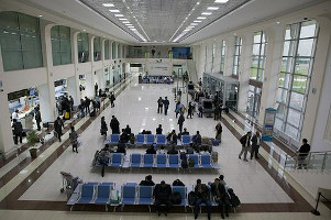 Почему таджикистанцы предпочитают аэропорты Узбекистана