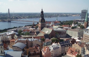 «Слишком много бездельников»: почему вымирает Латвия
