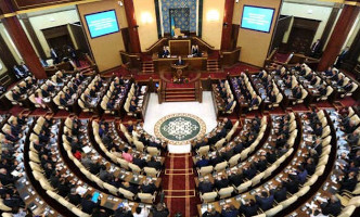 Депутато-журналисты: зачем они казахстанскому парламенту?
