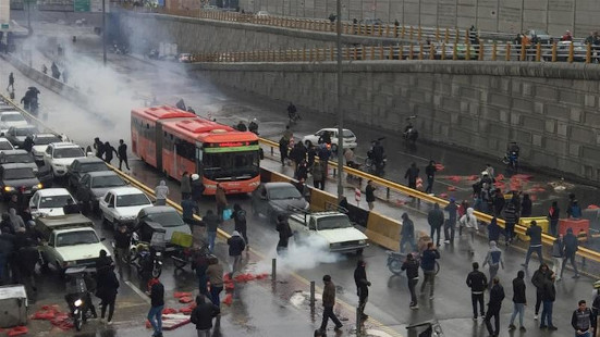 Иран загорелся от бензина. Протесты охватили почти всю страну
