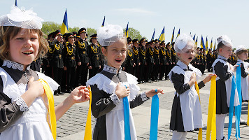 Половина жителей Украины говорит на русском. Но их детям запретили учиться на родном языке