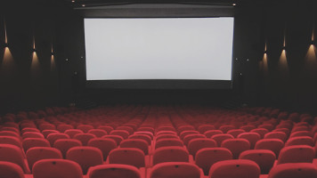 «Атмосфера страха ощутима»: как коронавирус бьет по кинобизнесу