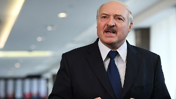 «Россия вся полыхает»: Лукашенко удивился закрытию границы