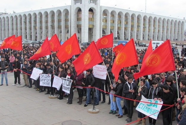 Кыргызстан: закон об ограничении свободы в интернете вызвал протесты